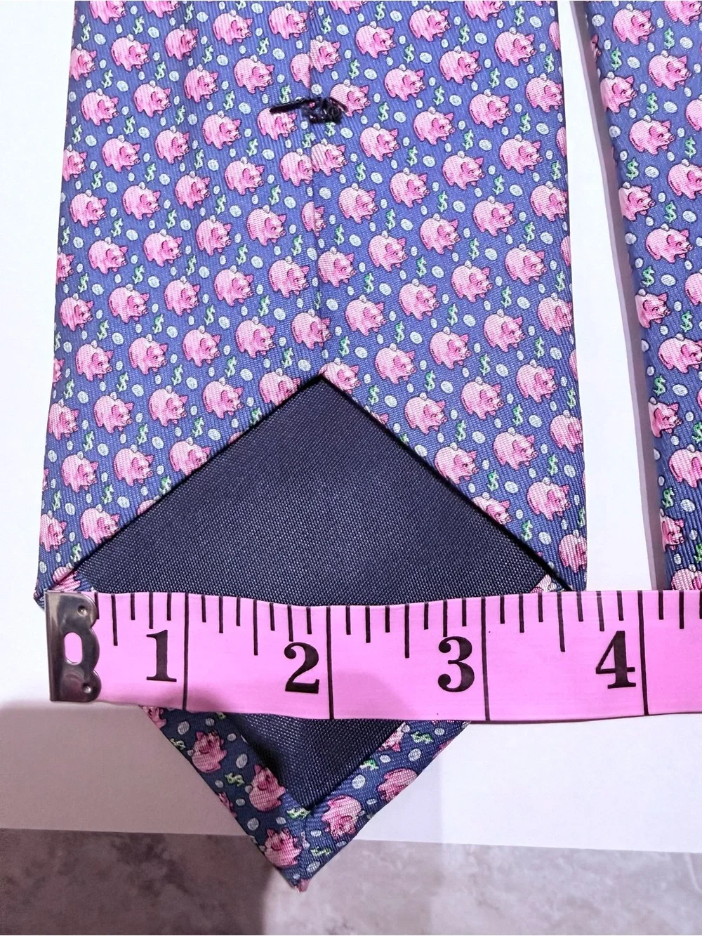 Vineyard Vines Martha’s Vineyard Pink Piggy Bank Dollar Sign Novelty Silk Tie